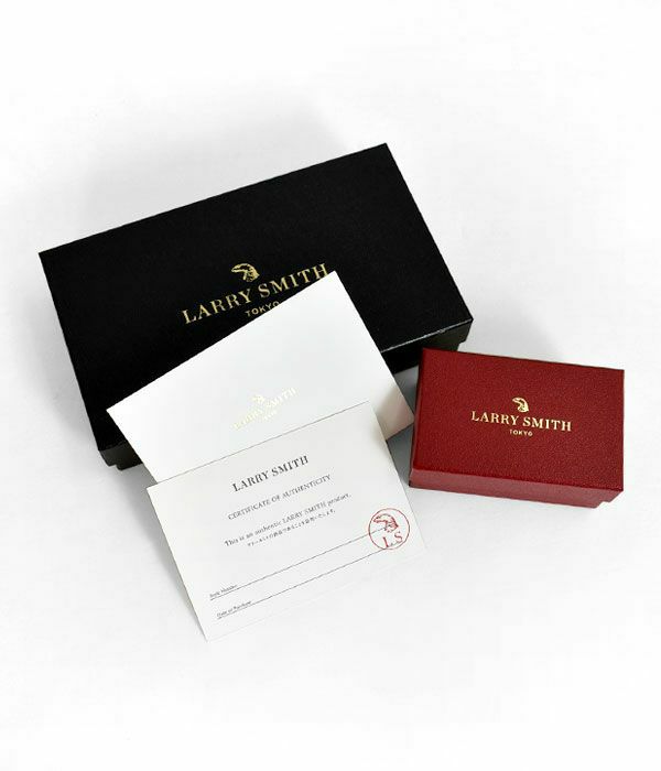 LARRY SMITH SHELL BUTTERFLY PIN