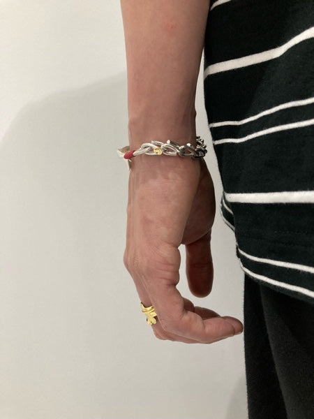 LARRY SMITH FEATHER COUNTRY CHAIN BRACELET