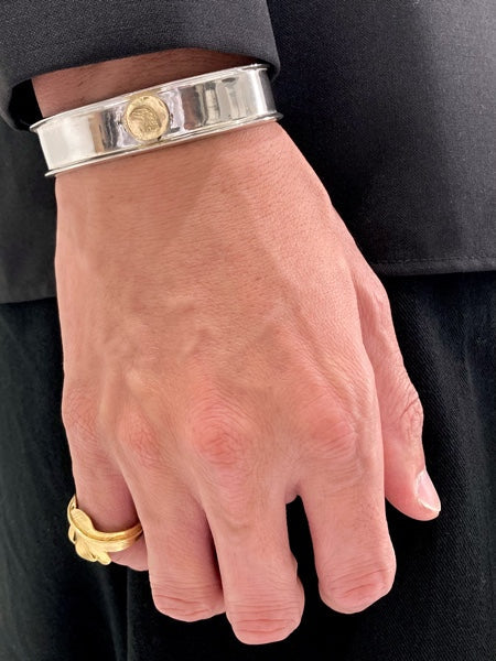 LARRY SMITH EDGED EAGLE HEAD BRACELET 18K GOLD ACCENT