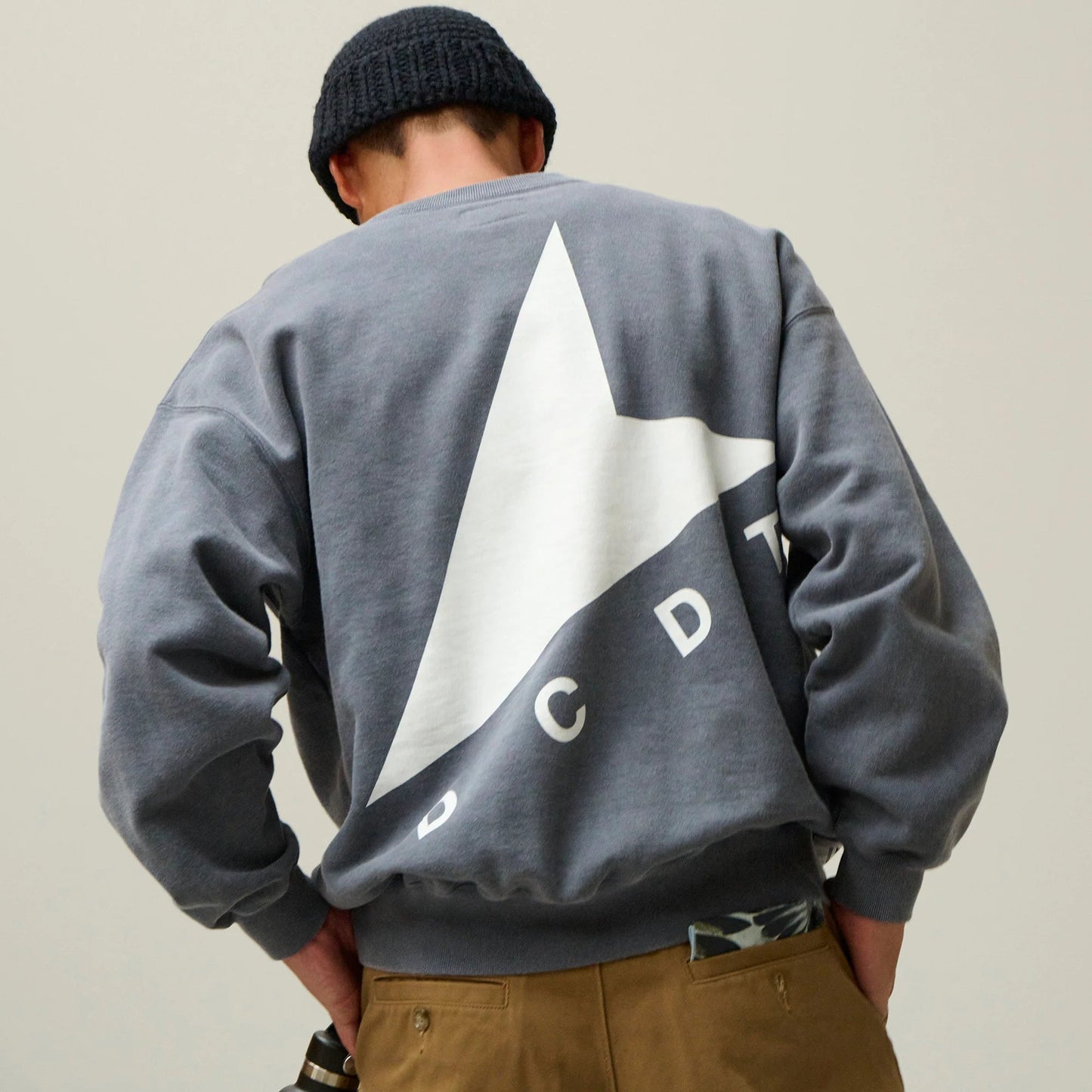 DESCENDANT CETUS CREW NECK PIGMENT DYE