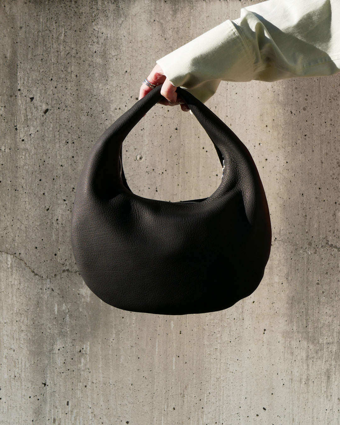 Aeta ROUND ONE SHOULDER M