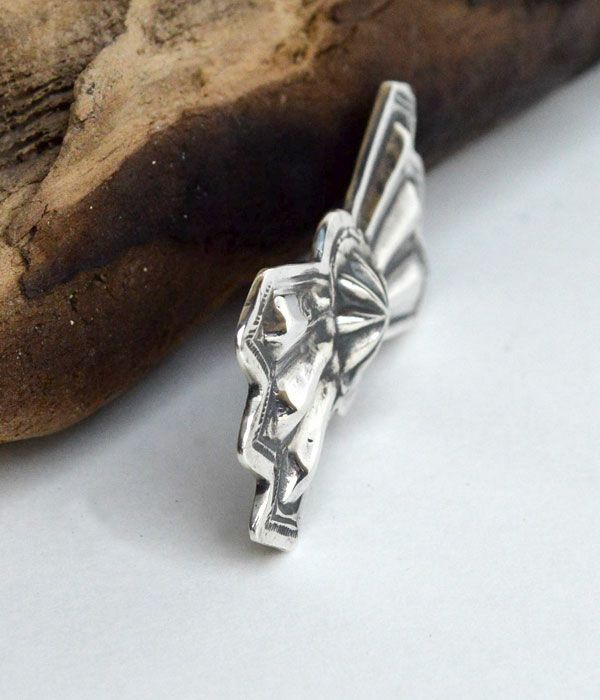 LARRY SMITH SHELL BUTTERFLY PIN