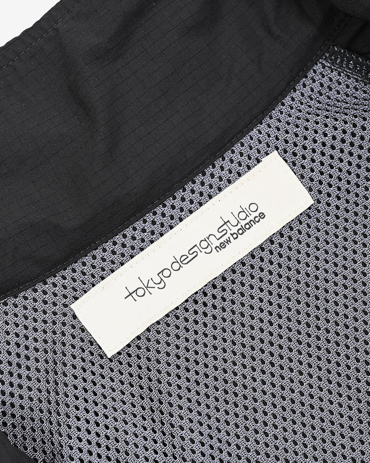 TOKYO DESIGN STUDIO New Balance Wind Jacket - BK