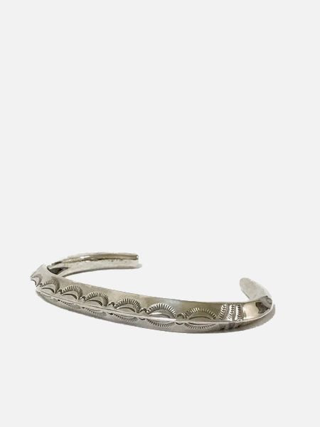 LARRY SMITH TRIANGLE TAPERED END BRACELET -LEAF-