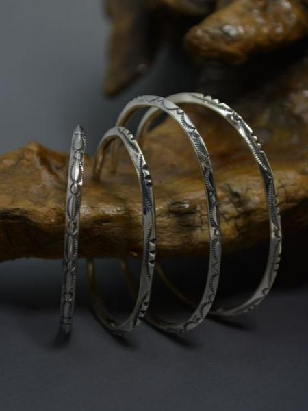 LARRY SMITH EXTRA THIN TRIANGLE BRACELET -3 POINT-