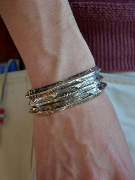 LARRY SMITH TRIANGLE BANGLE ARROW/THUNDERBIRD