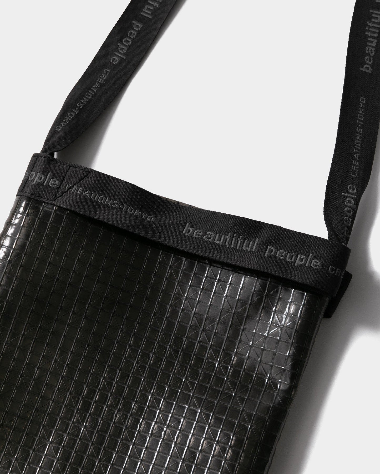 beautiful people plaid vinyl logo tape sacoshe bag