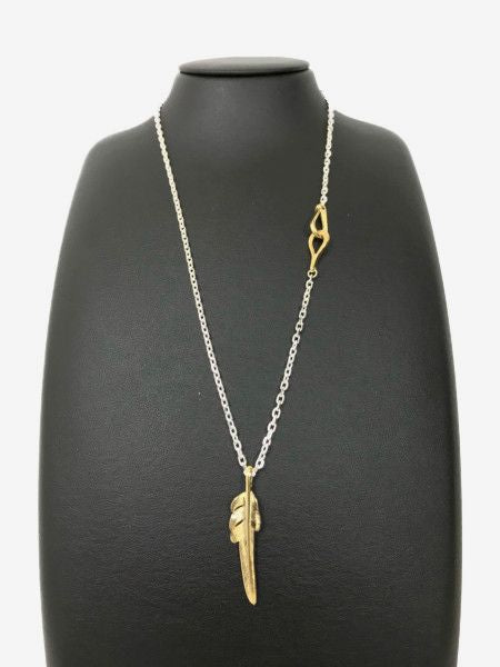 LARRY SMITH 18K GOLD KAZEKIRI FEATHER PENDANT No. 28 SMALL