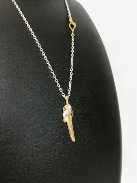 LARRY SMITH 18K GOLD KAZEKIRI FEATHER PENDANT No. 28 SMALL
