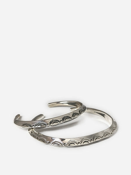 LARRY SMITH THIN TRIANGLE BRACELET -LEAF-