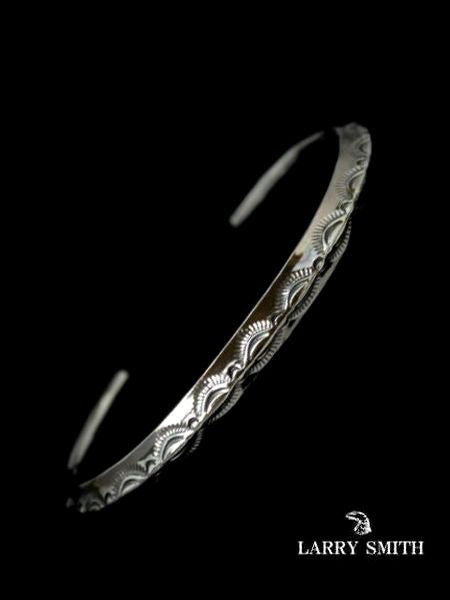 LARRY SMITH THIN TRIANGLE BRACELET -LEAF-