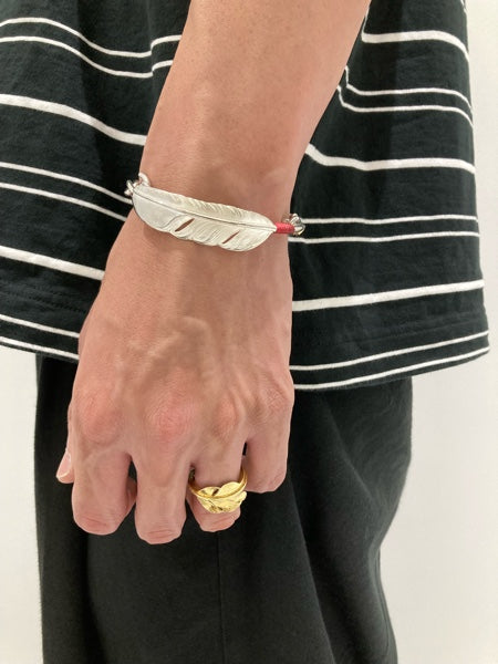 LARRY SMITH FEATHER COUNTRY CHAIN BRACELET