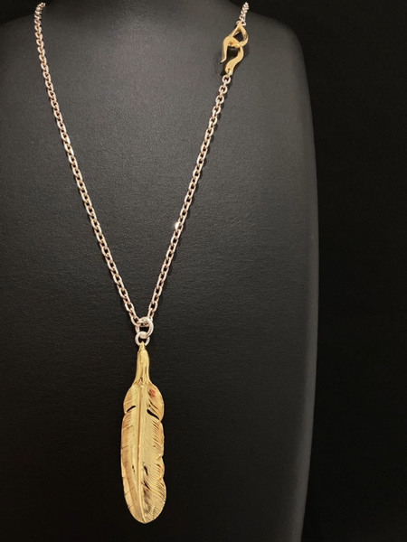 LARRY SMITH 18K GOLD EAGLE HEAD FEATHER PENDANT No. 43