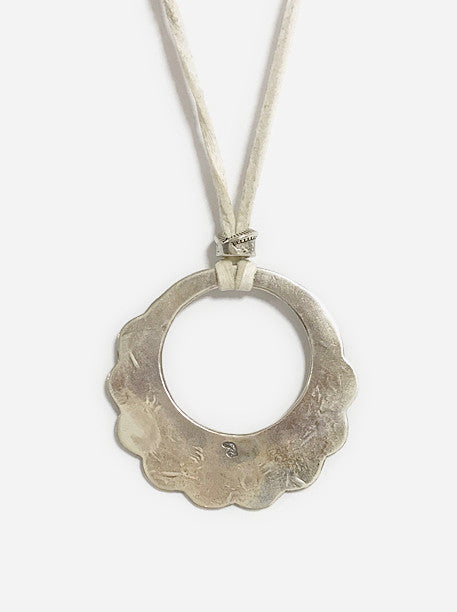 LARRY SMITH CIRCULAR LEAF PENDANT