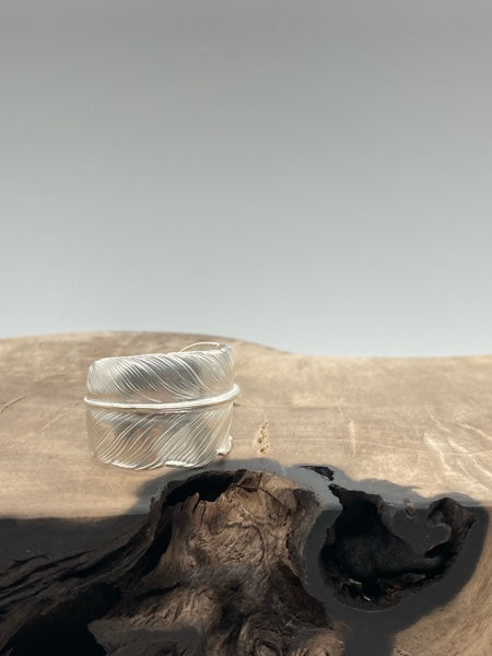 LARRY SMITH FEATHER RING