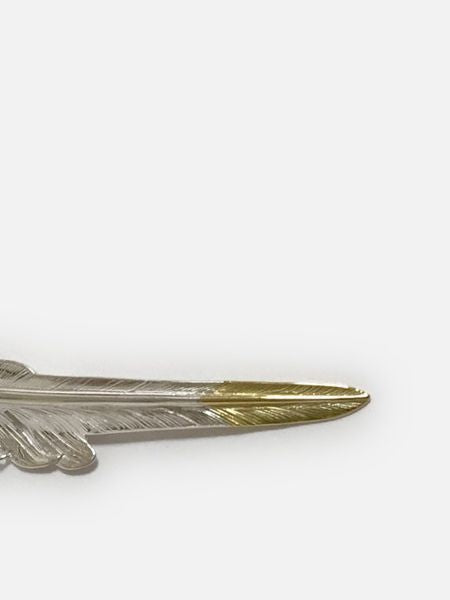 LARRY SMITH EAGLE HEAD KAZEKIRI FEATHER PENDANT No. 48 18K GOLD ACCENT