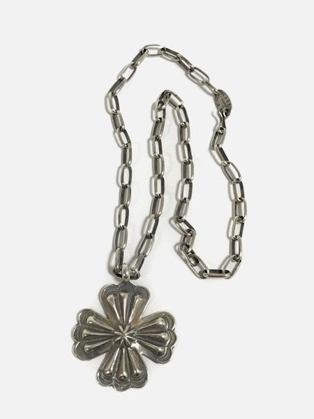 LARRY SMITH CLOVER LEAF PENDANT SHELL