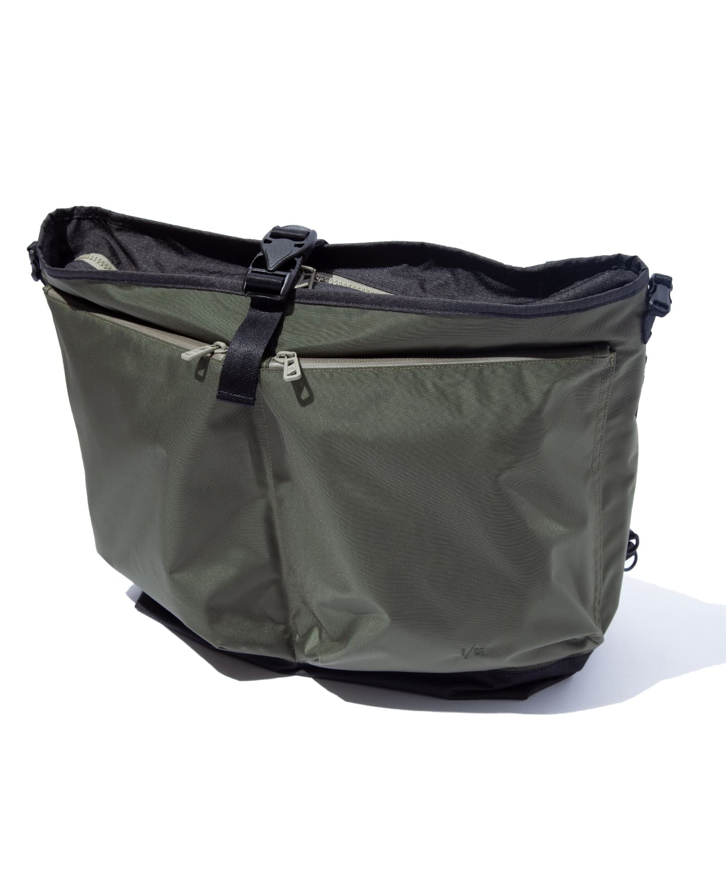 F/CE. LIGHTWEIGHT COURIER SHOULDER BAG