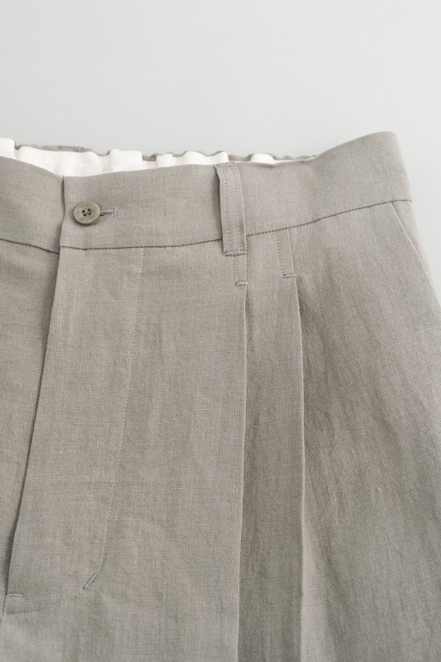 STILL BY HAND Two Tuck Wide Tapered Linen Pants