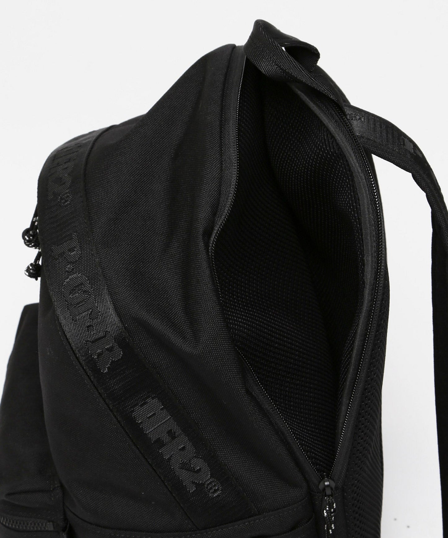 POTR collaboration with #FR2 DAYPACK