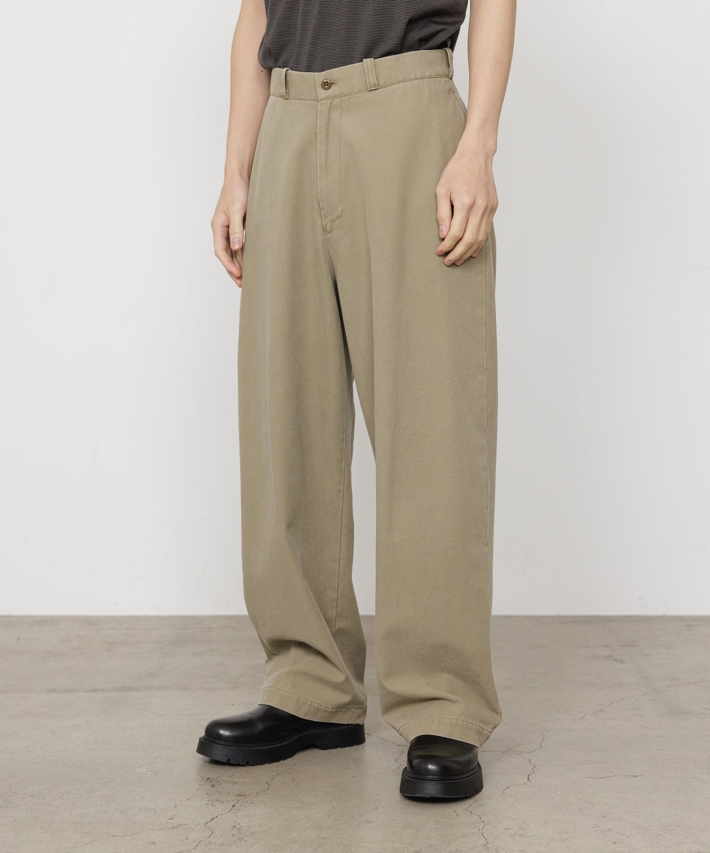 marka U.S.ARMY CHINO TROUSERS - ORGANIC COTTON GABARDINE