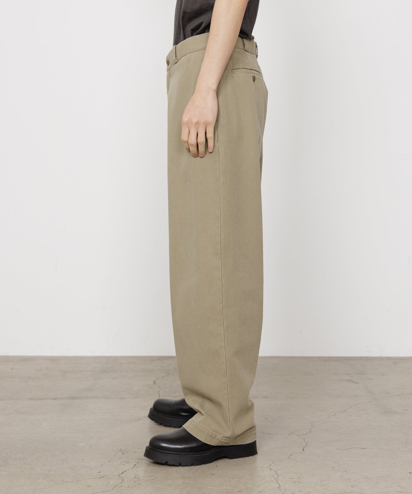 marka U.S.ARMY CHINO TROUSERS - ORGANIC COTTON GABARDINE