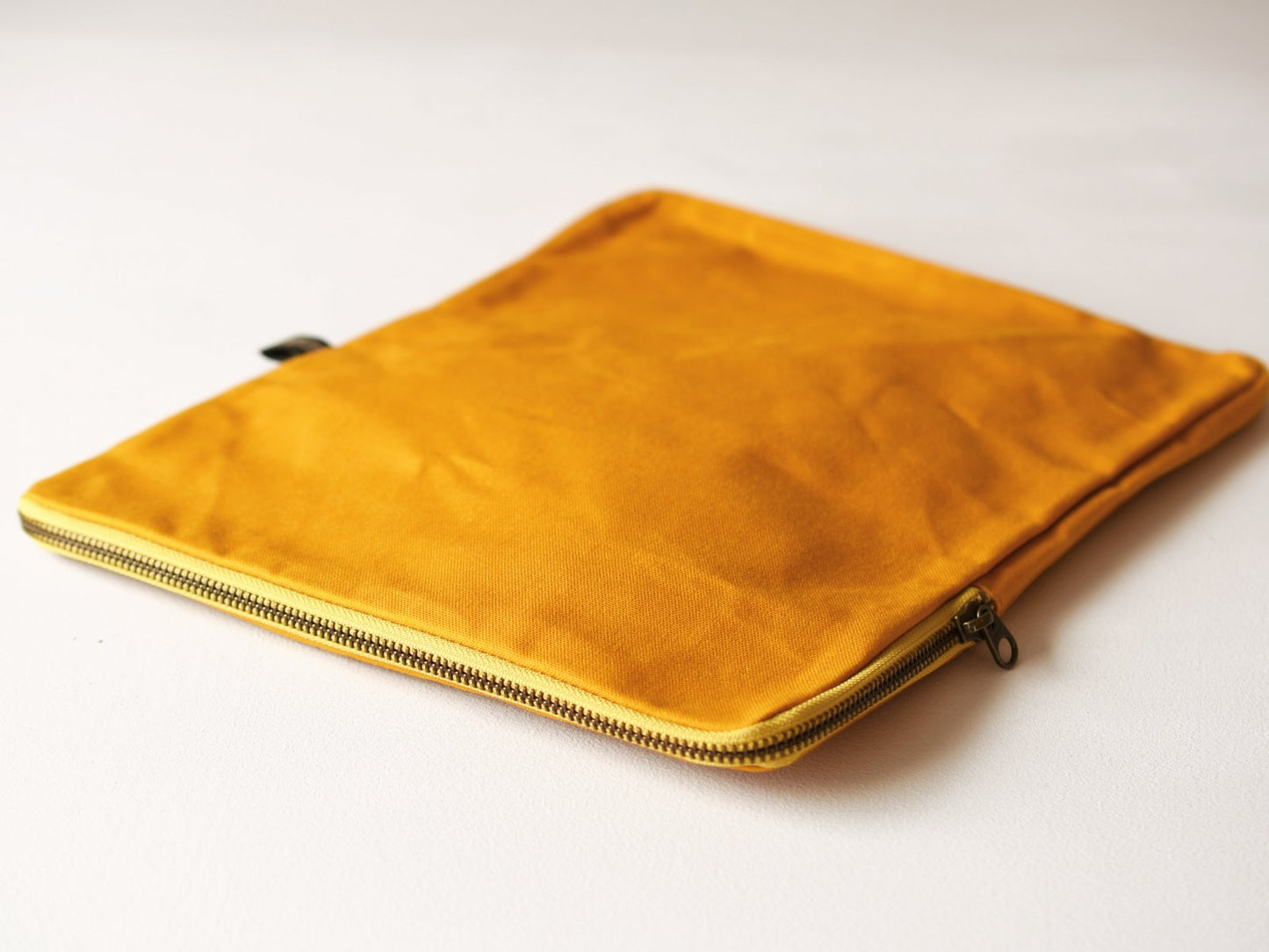 ateliers PENELOPE Hold Pouch (L)