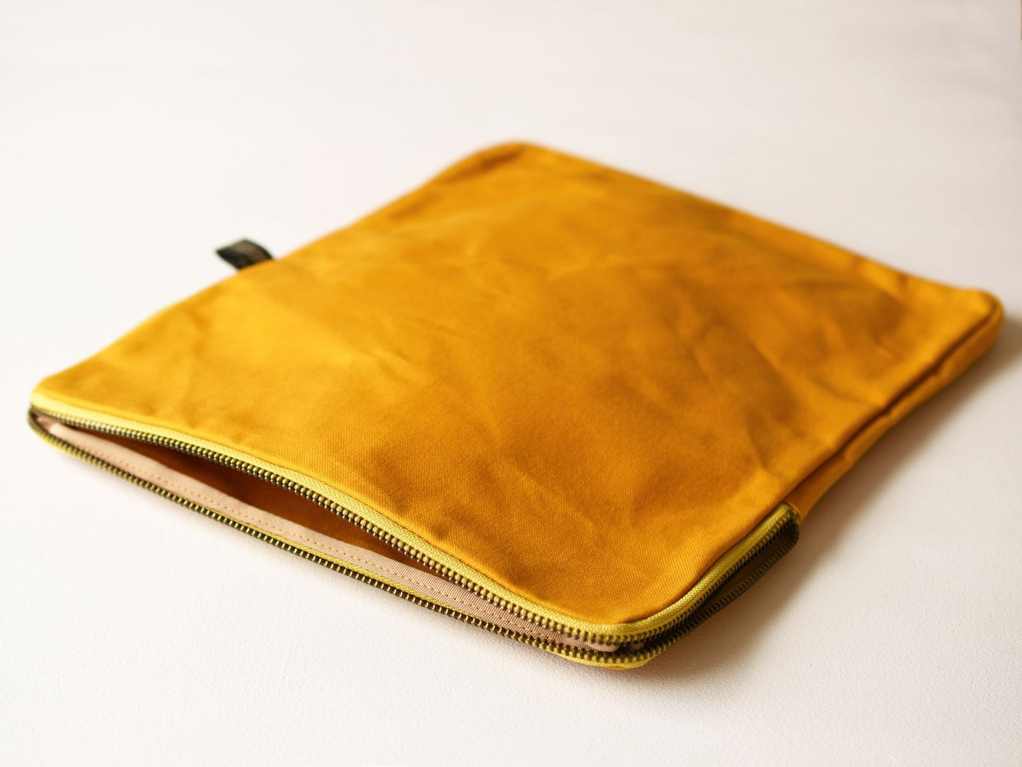 ateliers PENELOPE Hold Pouch (L)