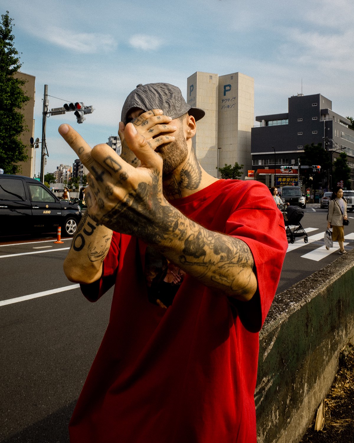 TIGHTBOOTH SIT ON IT T-SHIRT