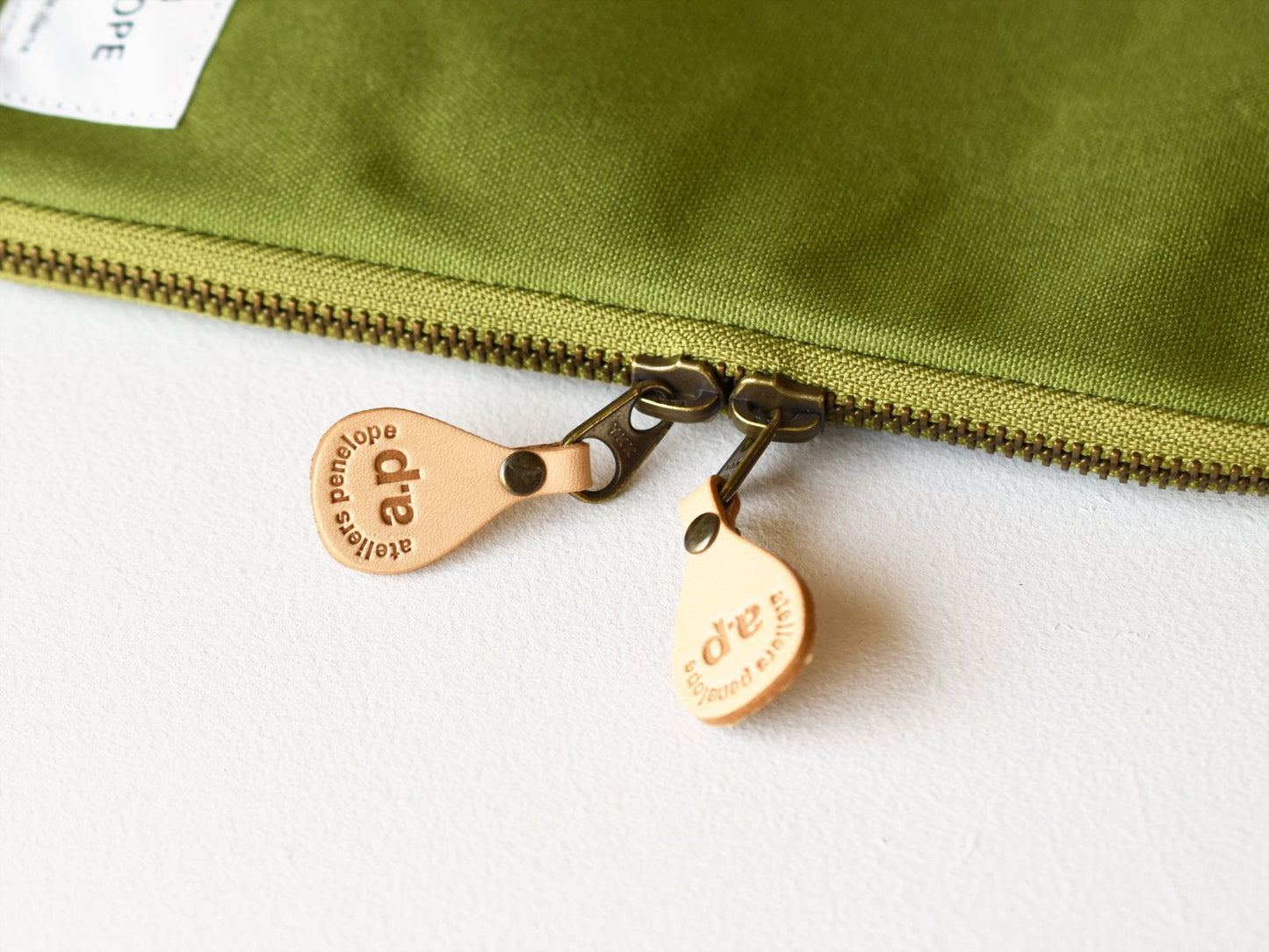 ateliers PENELOPE Laptop 13 favo