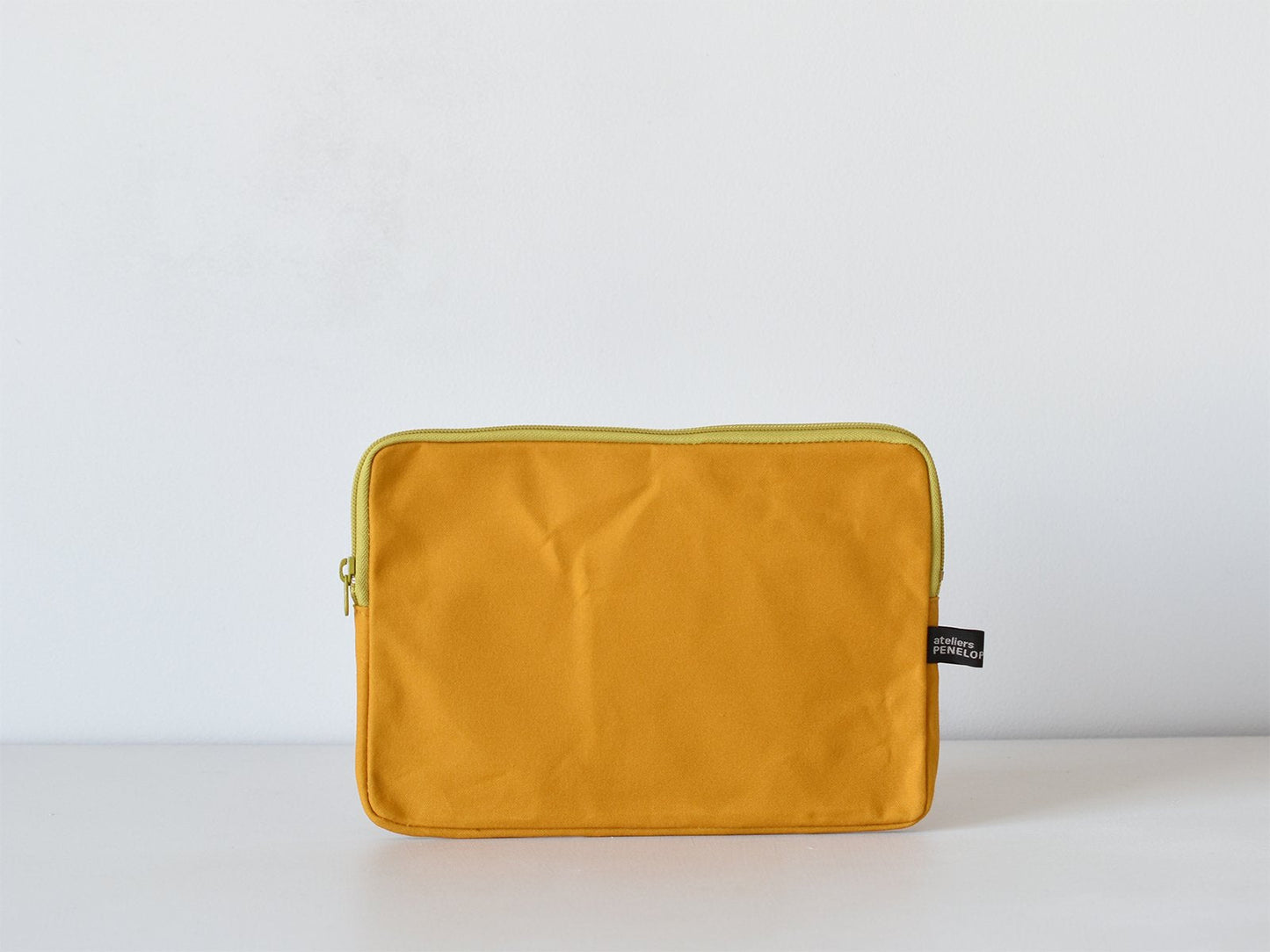 ateliers PENELOPE Hold Pouch (S)