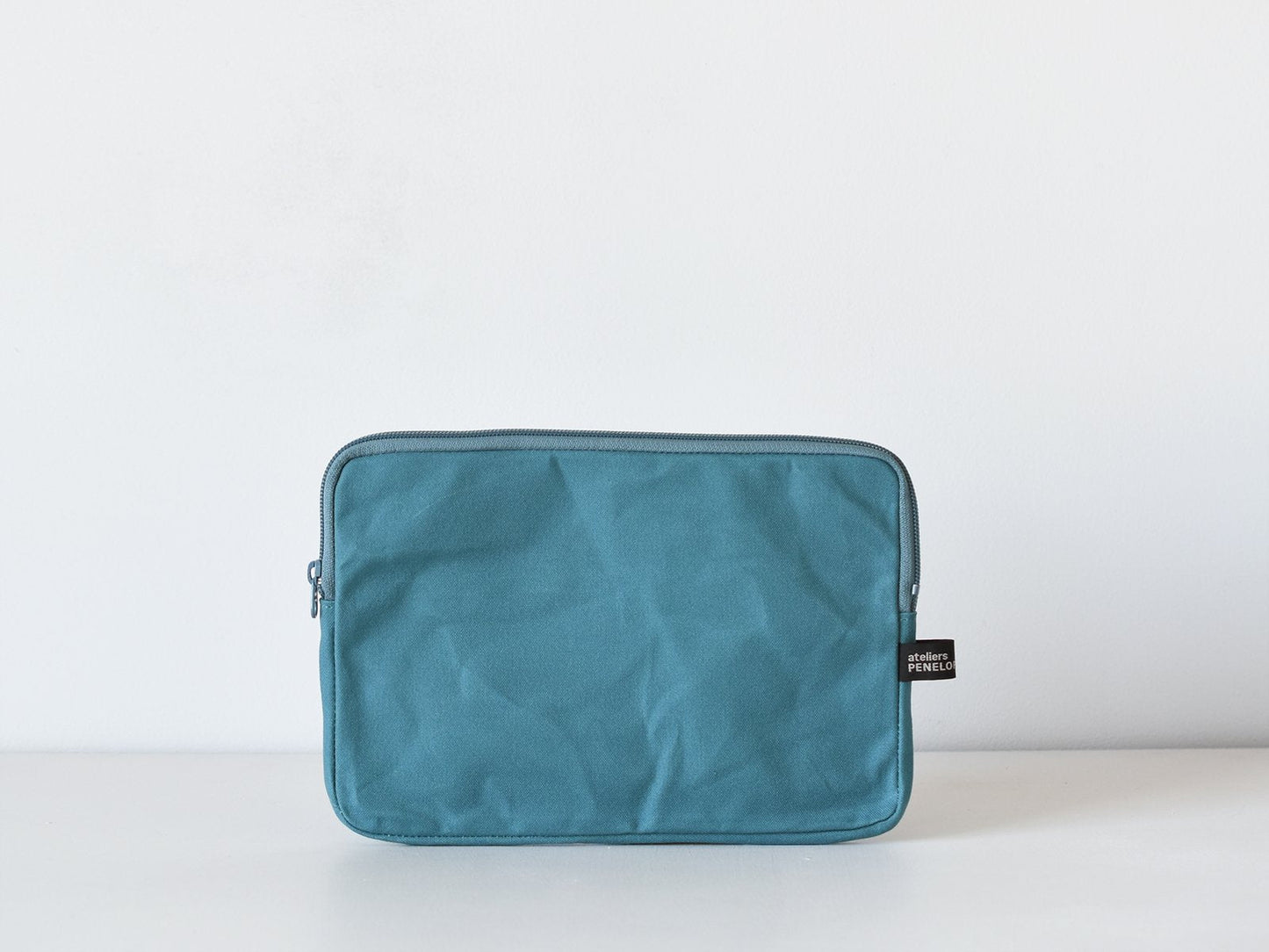 ateliers PENELOPE Hold Pouch (S)