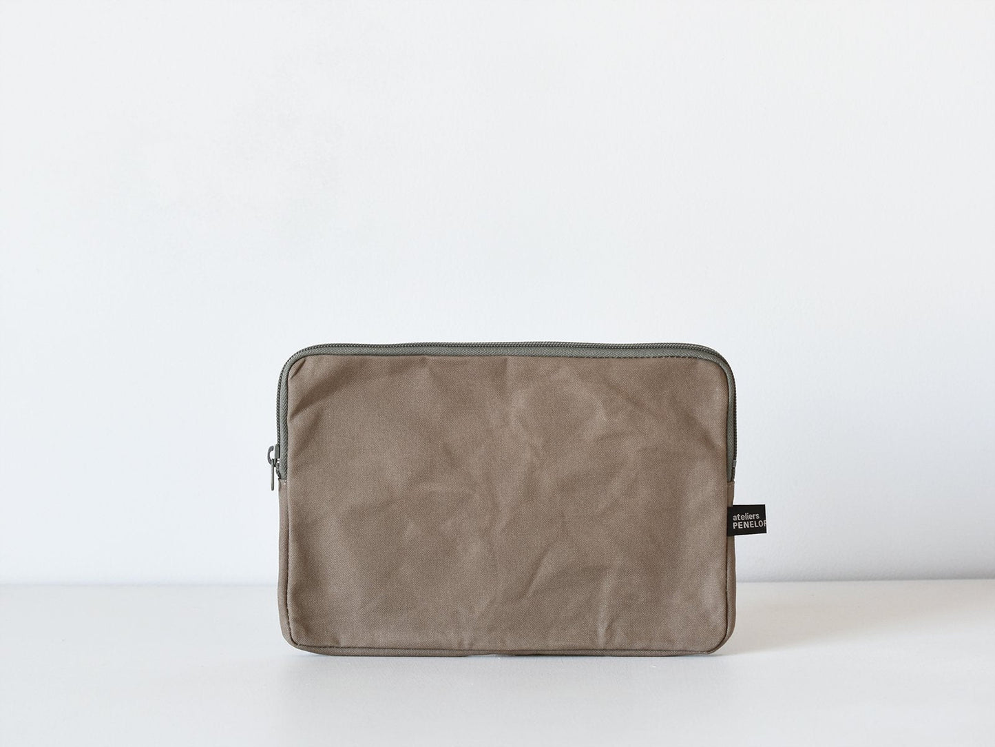 ateliers PENELOPE Hold Pouch (S)