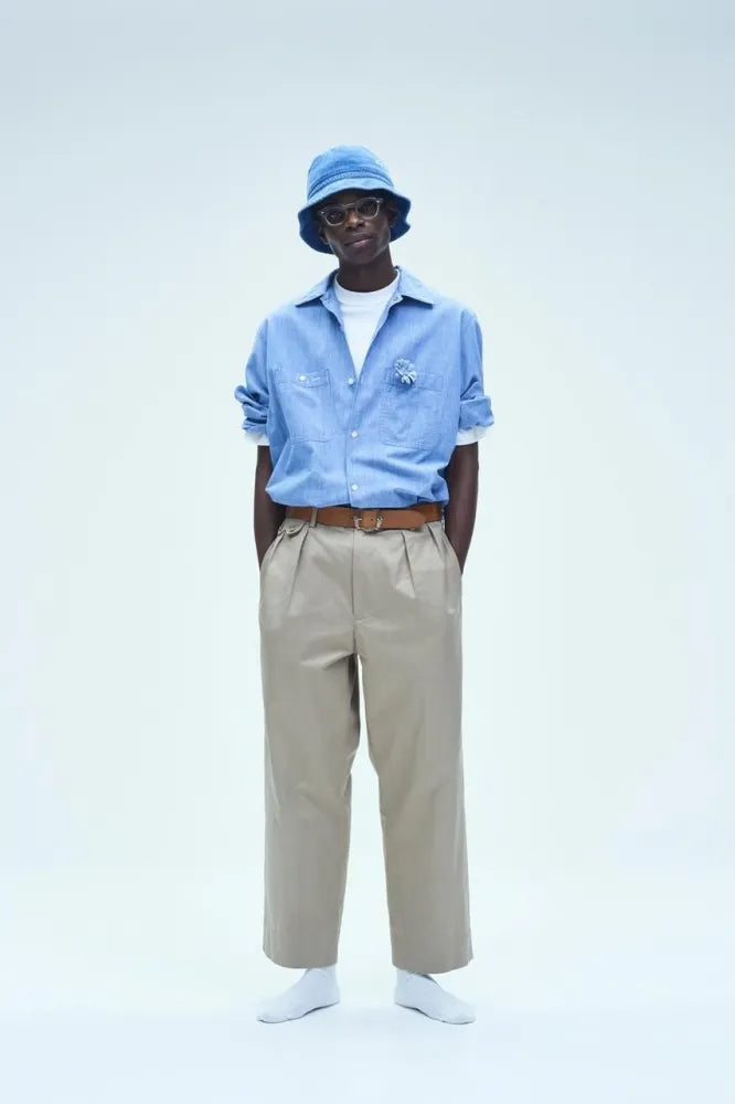 Unlikely Open Collar Work Chambray with Flower