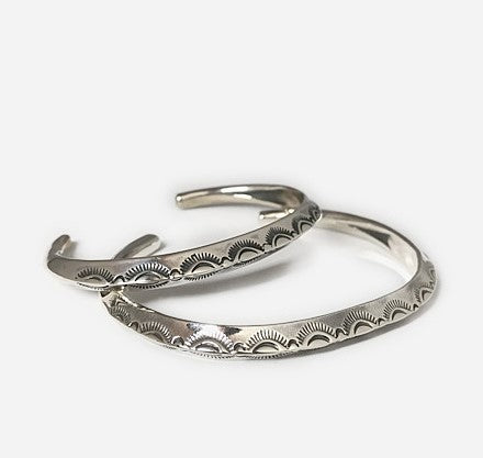 LARRY SMITH THIN TRIANGLE BRACELET -3 POINT-