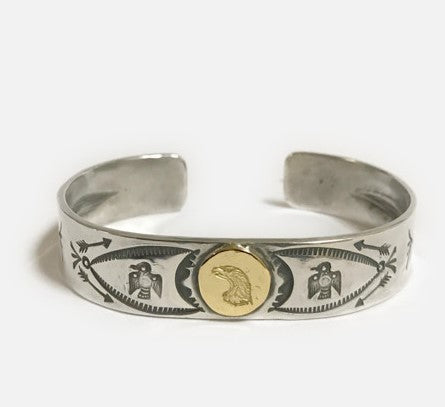 LARRY SMITH 18K EAGLE HEAD STAMPED BRACELET