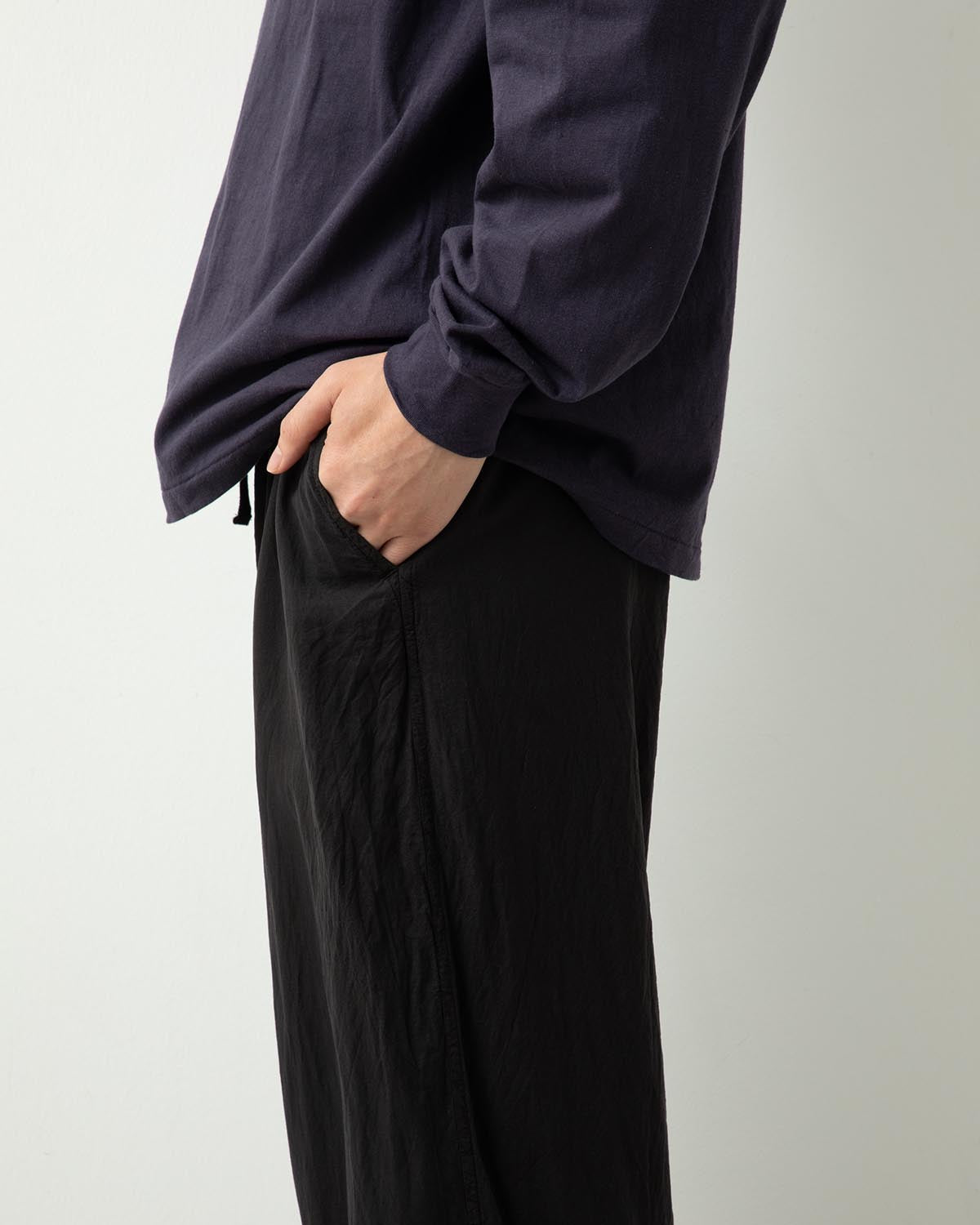 COMOLI Silk Product Dyed Drawstring Pants