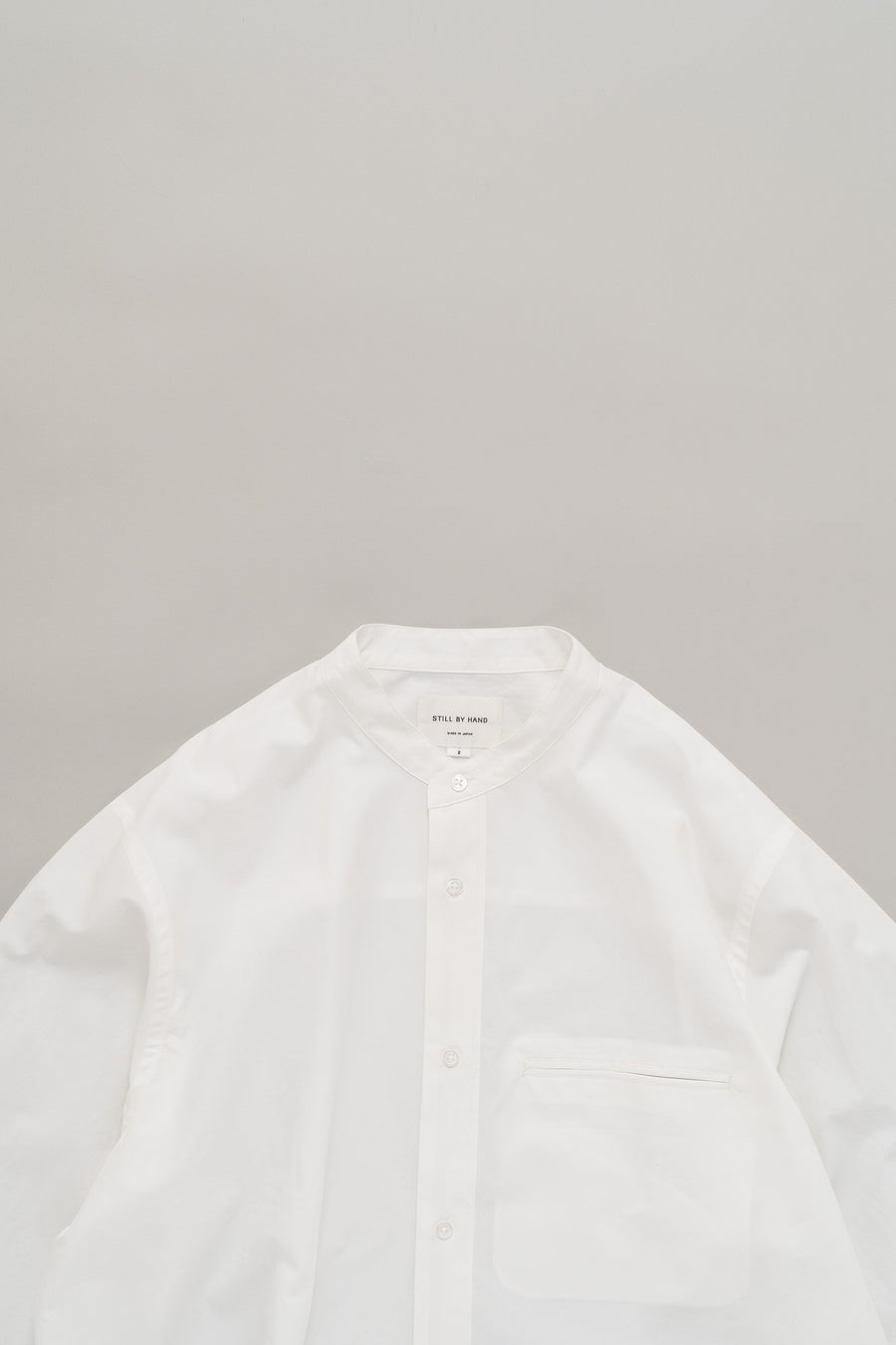 STILL BY HAND Linen Mixed Band Collar Shirt