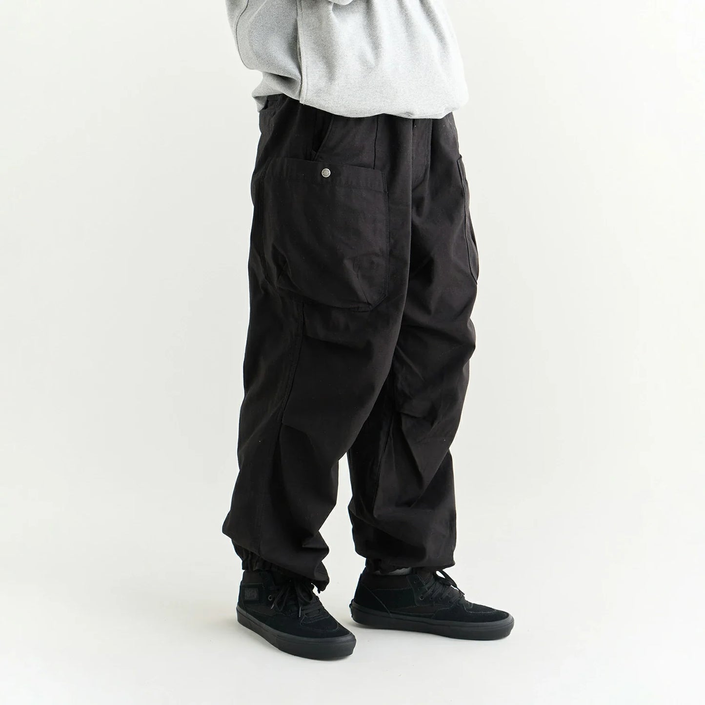NANGA BACKSATIN EASY CARGO PANTS