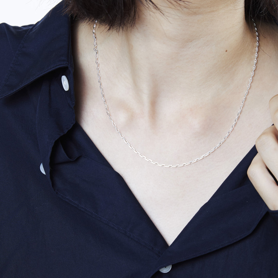 XOLO JEWELRY Tiny Solid Anchor Link Necklace