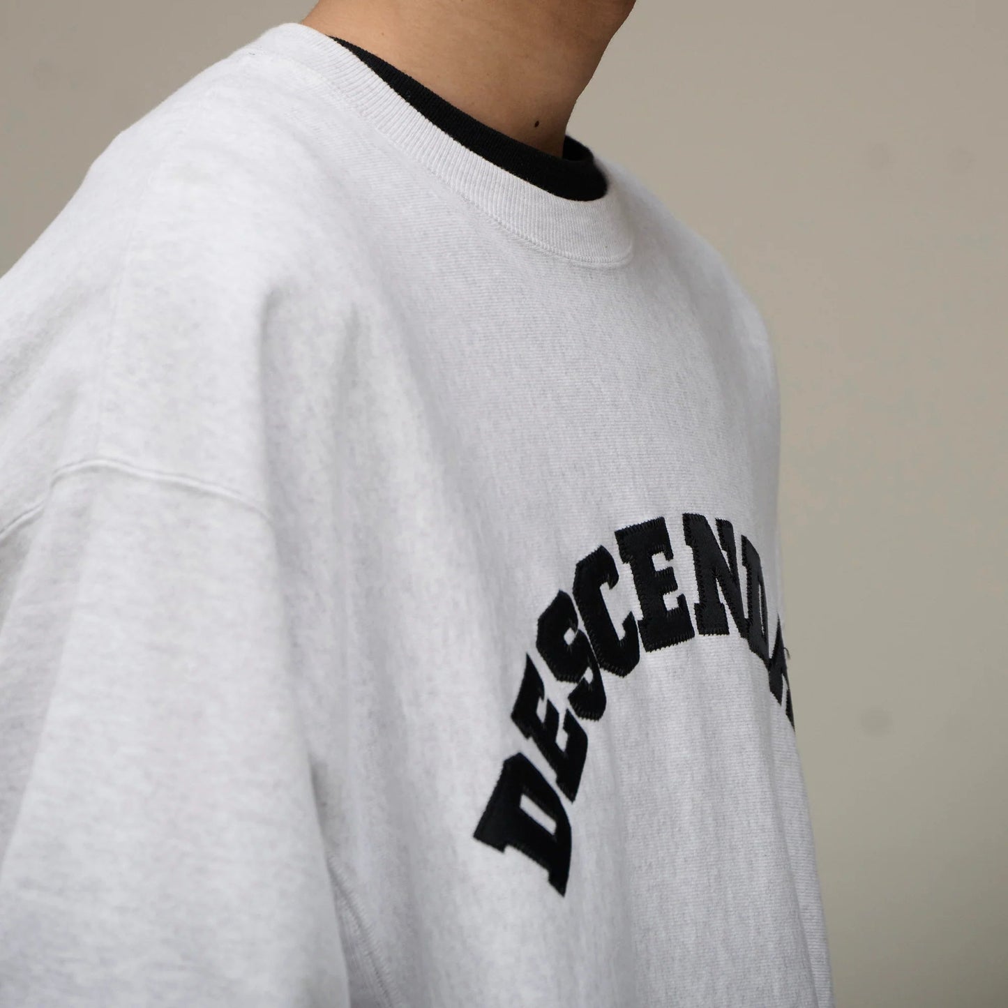 DESCENDANT BREACHING CREW NECK