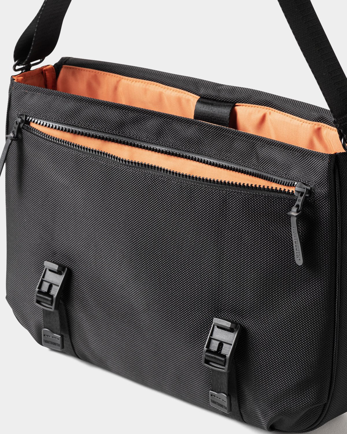 TIGHTBOOTH LOGO SHOULDER BAG