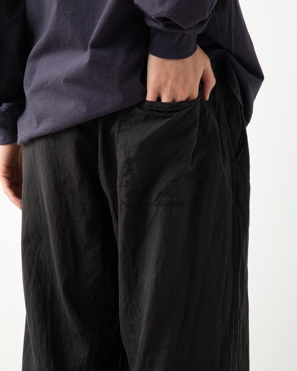 COMOLI Silk Product Dyed Drawstring Pants