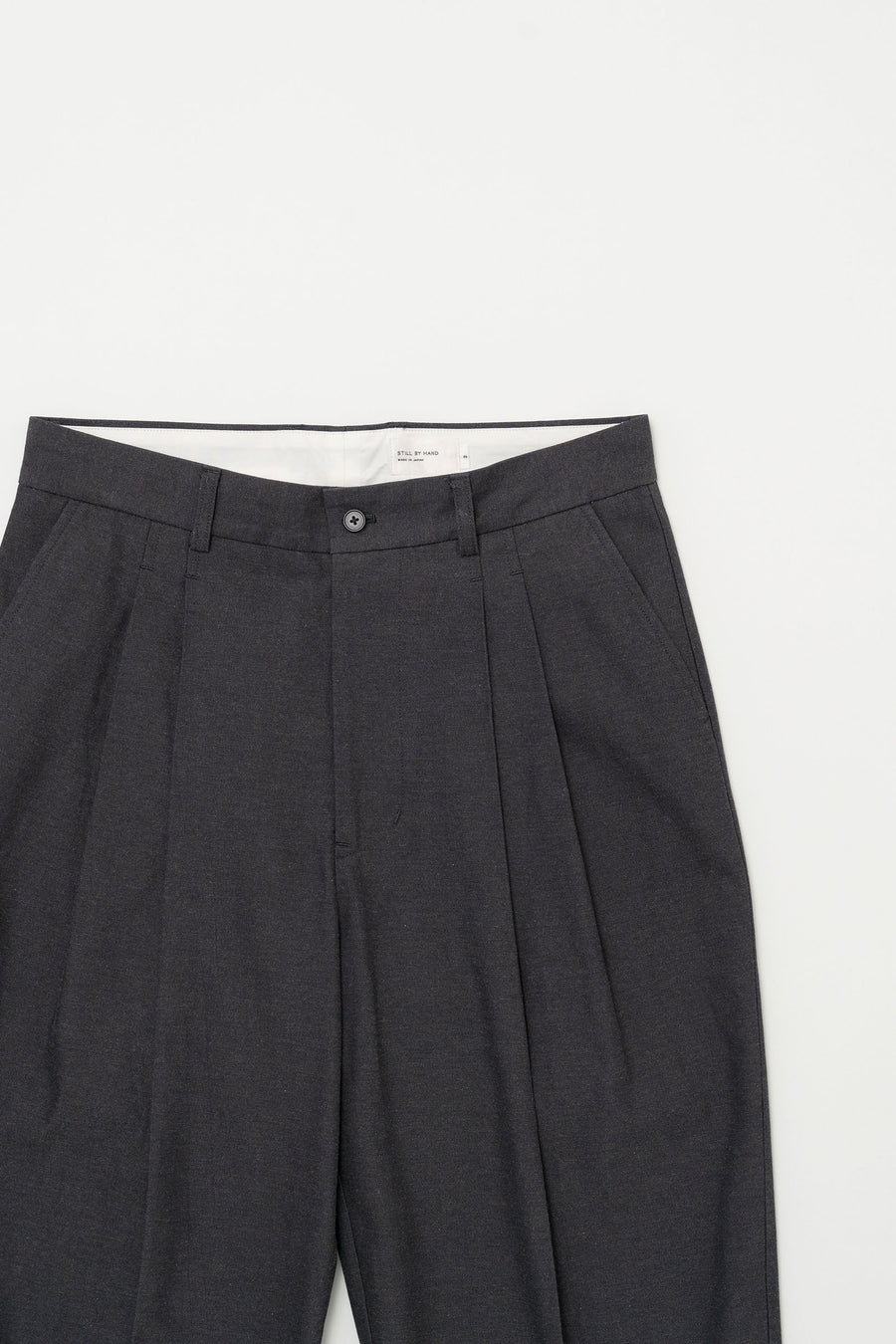 STILL BY HAND Deep Tuck Pressed Pants