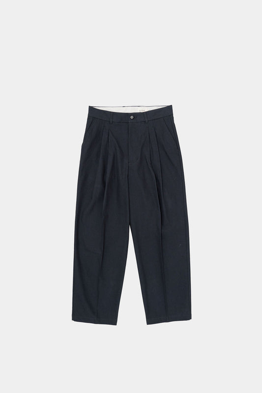 STILL BY HAND Deep Tuck Pressed Pants