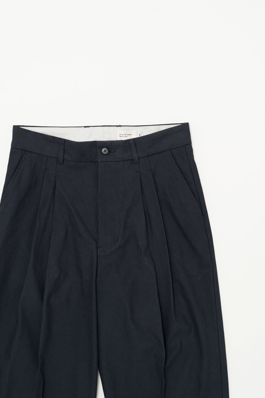 STILL BY HAND Deep Tuck Pressed Pants