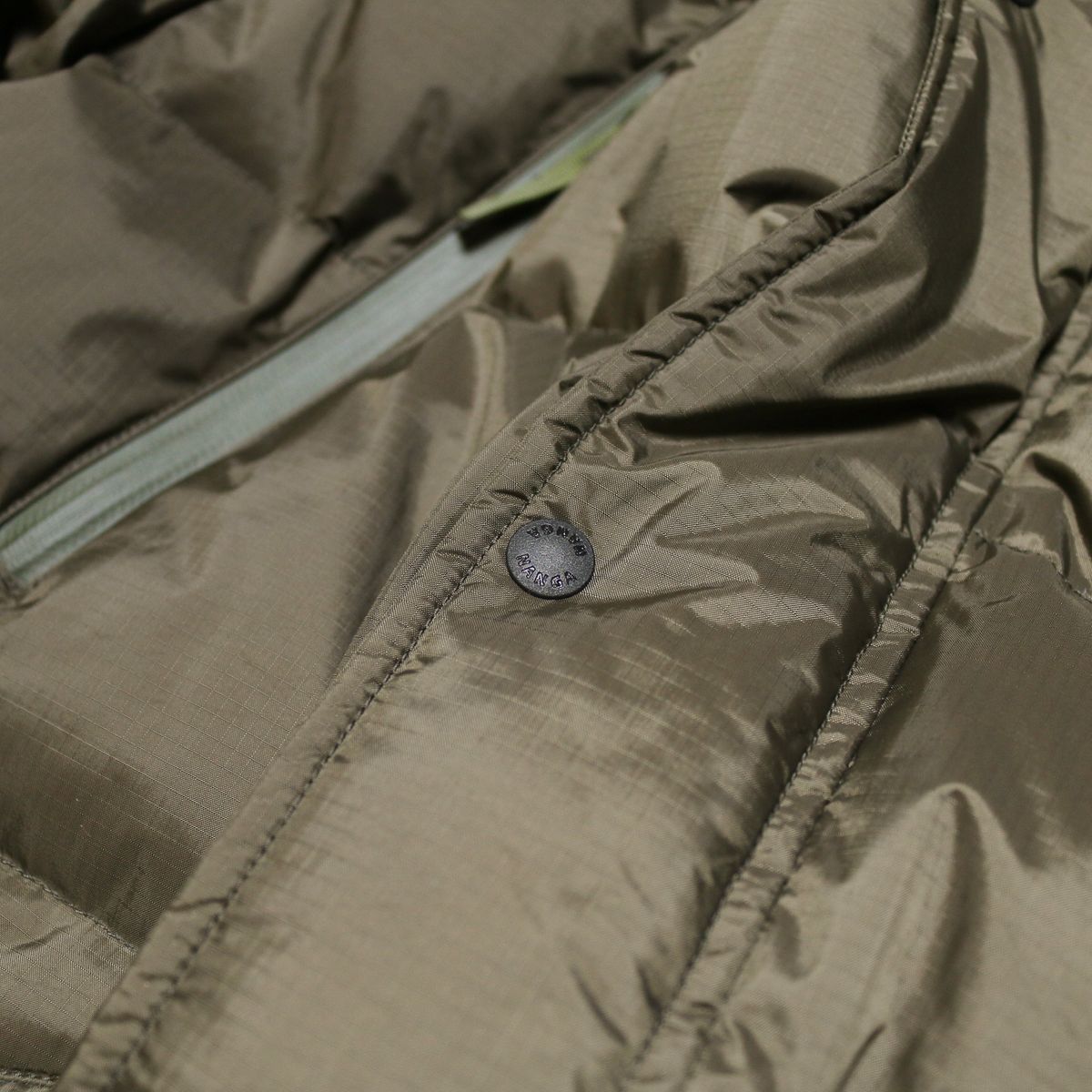 NANGA AURORA DOWN HALF COAT