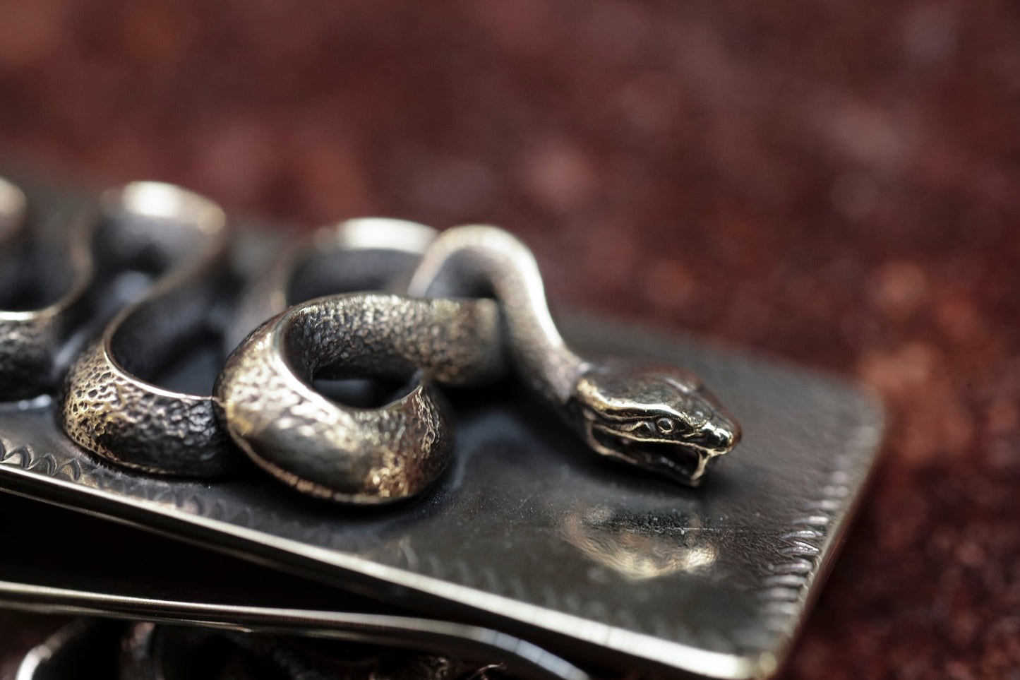 Peanuts&Co snake money clip brass