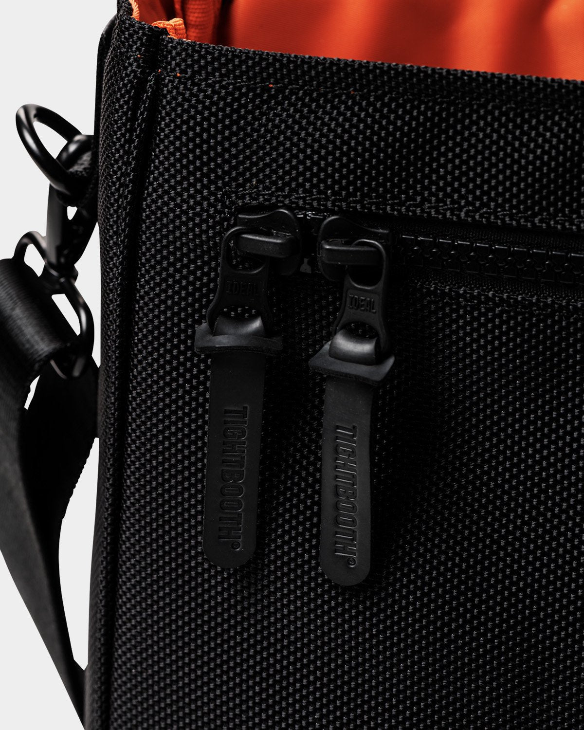 TIGHTBOOTH LOGO SHOULDER BAG