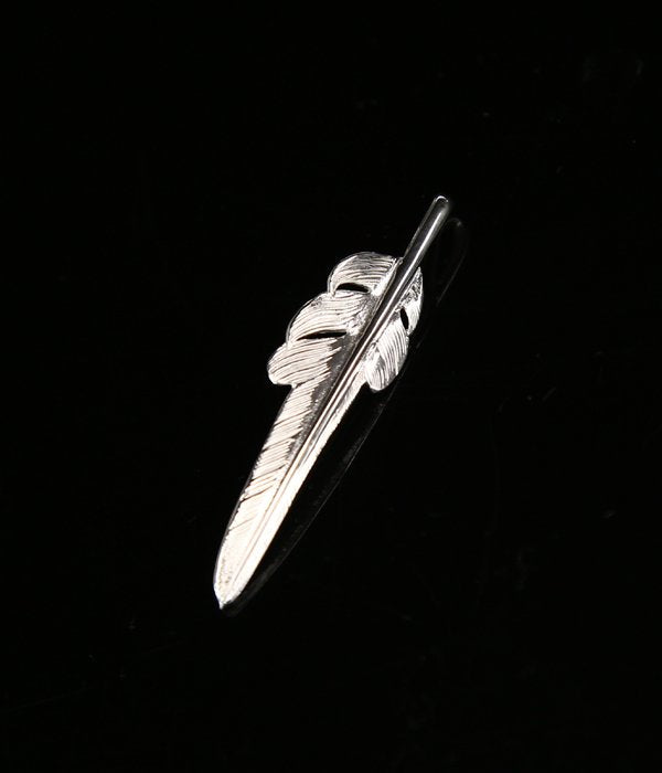 LARRY SMITH KAZEKIRI FEATHER PENDANT No. 28 -Small-